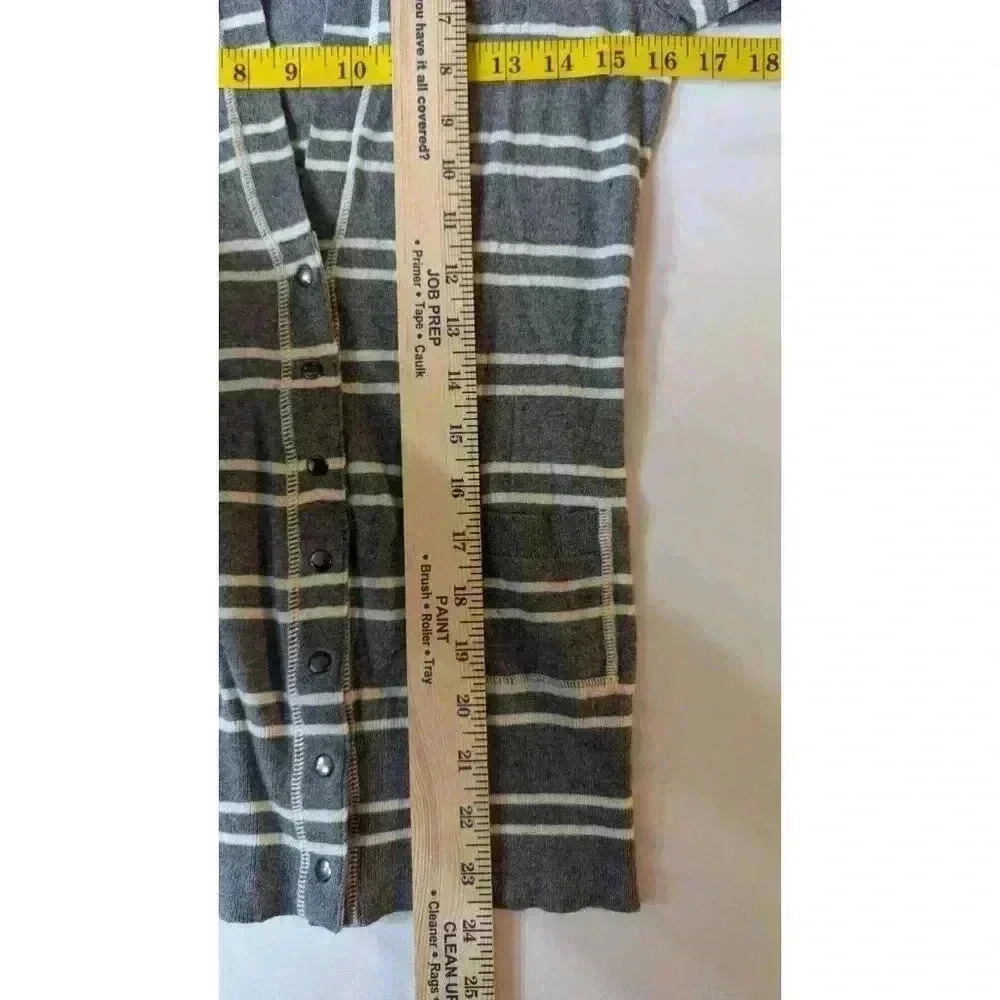 Vintage Banana Republic V-Neck Cardigan Sweater Gray White Stripe Size Petite XS - Picture 7 of 7